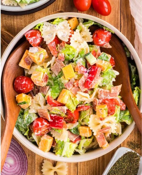 Roundup image for Easy Summer Dinners for Busy Moms
