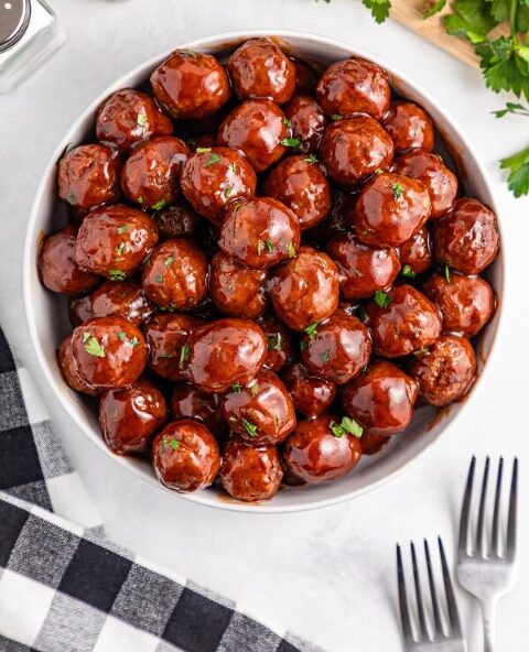 Roundup image for Easy Potluck Ideas for a Crowd (Cheap + Simple)
