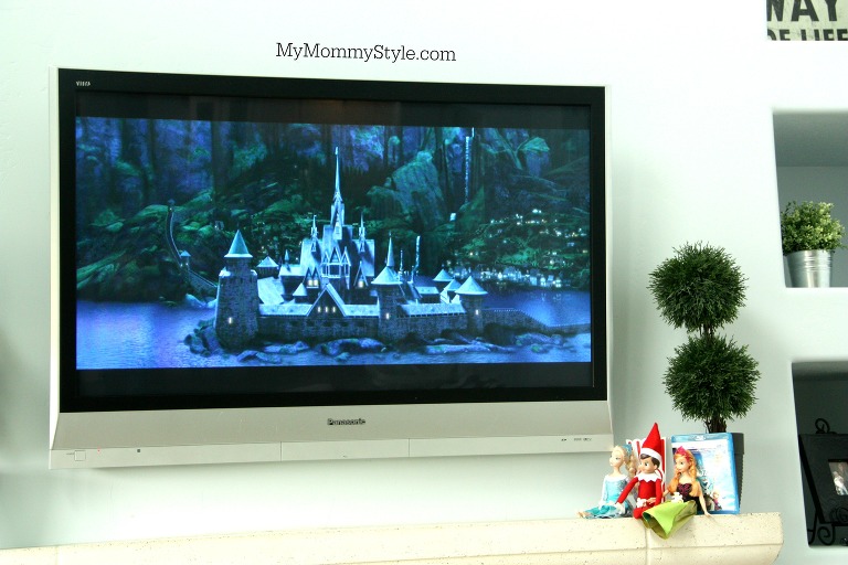 Watching Frozen with elf on the shelf