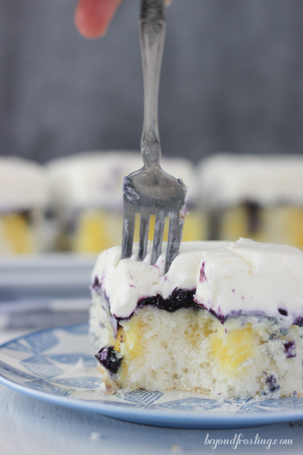 Blueberry-Cheesecase-Poke-Cake-056