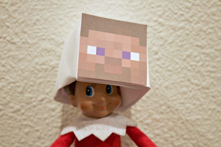 elf-on-the-shelf-with-a-minecraft-mask