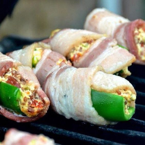 jalapeño poppers on the big green egg