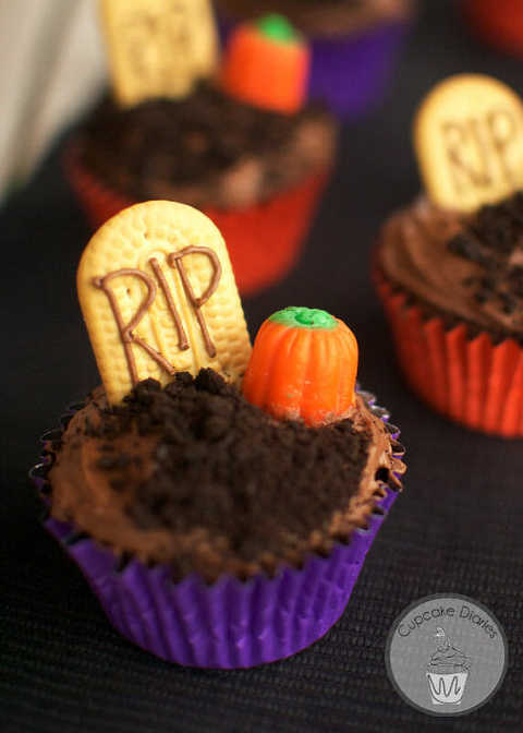 Graveyard cupcake