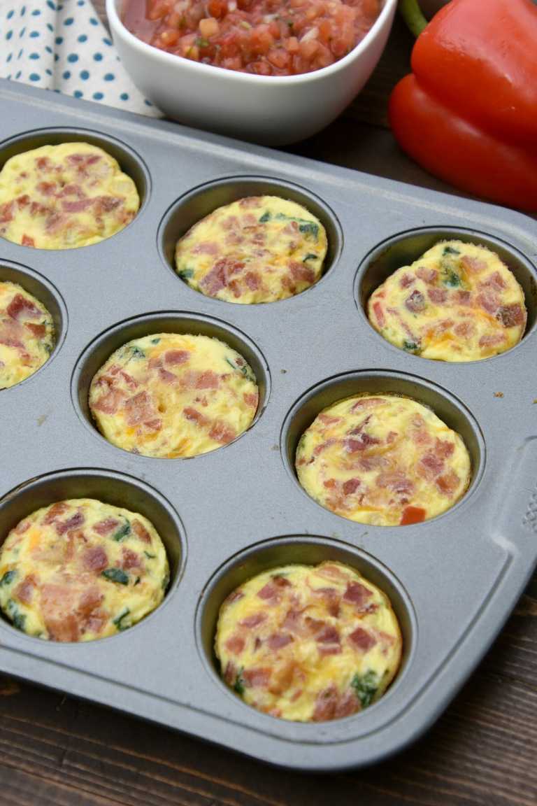 bacon and spinach egg muffins