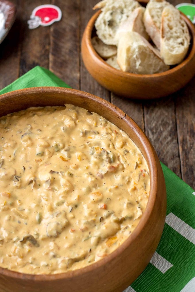 Slow cooker philly cheesesteak dip