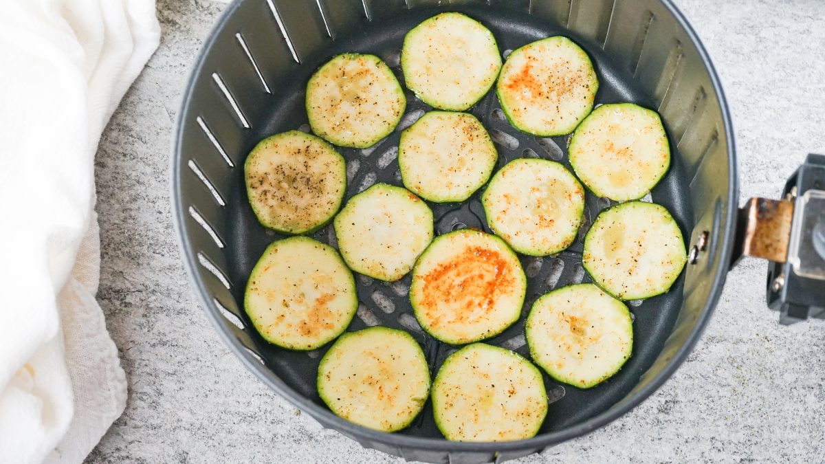 zucchini chips in air fryer basket