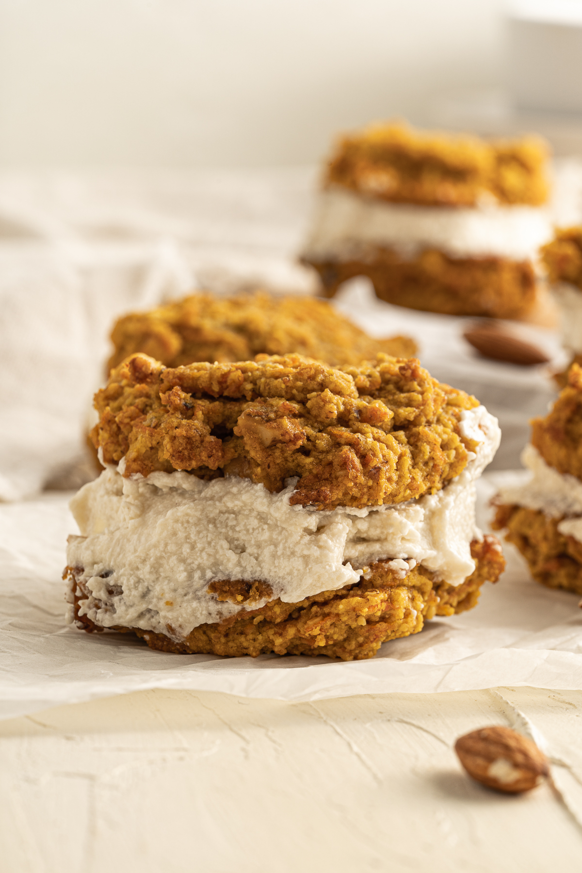carrot cake whoopie pies