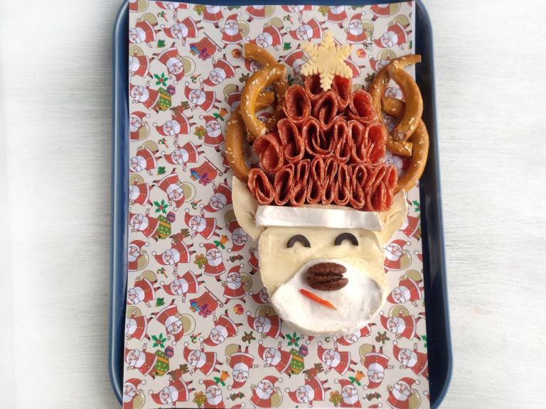 christmas reindeer charcuterie board