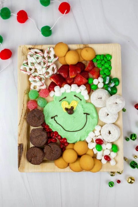 grinch charcuterie board