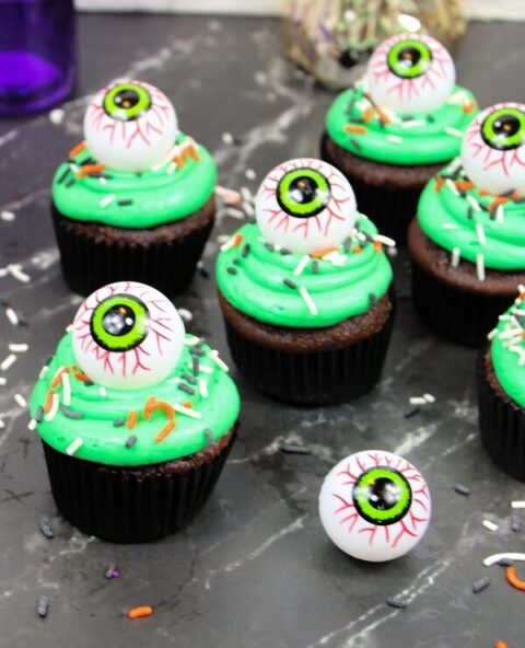 Roundup Image for Halloween Cupcake Recipes 