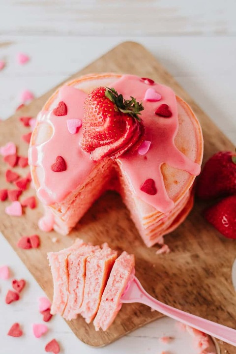 roundup image for Valentine breakfast ideas
