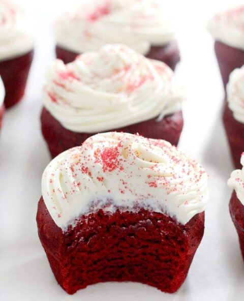 Roundup Image for Valentine Cupcakes 