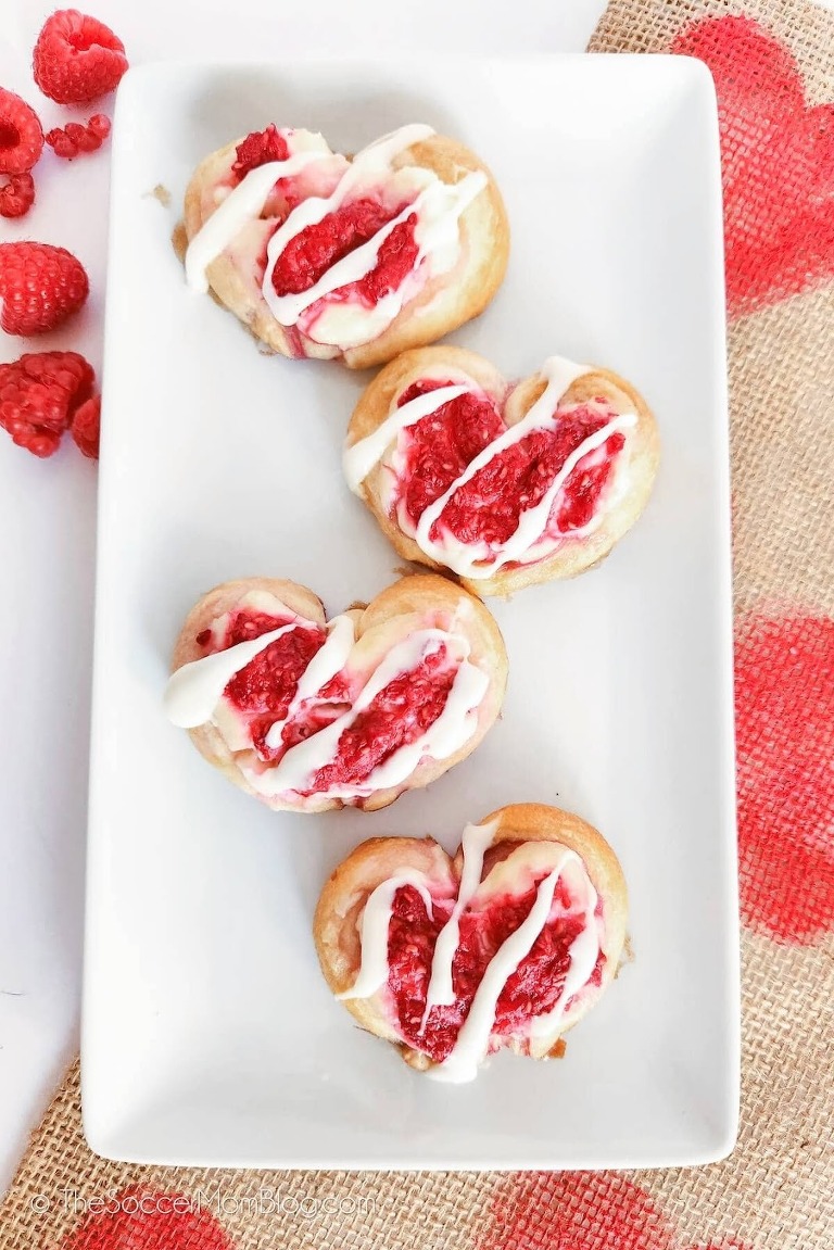 roundup image for Valentine breakfast ideas