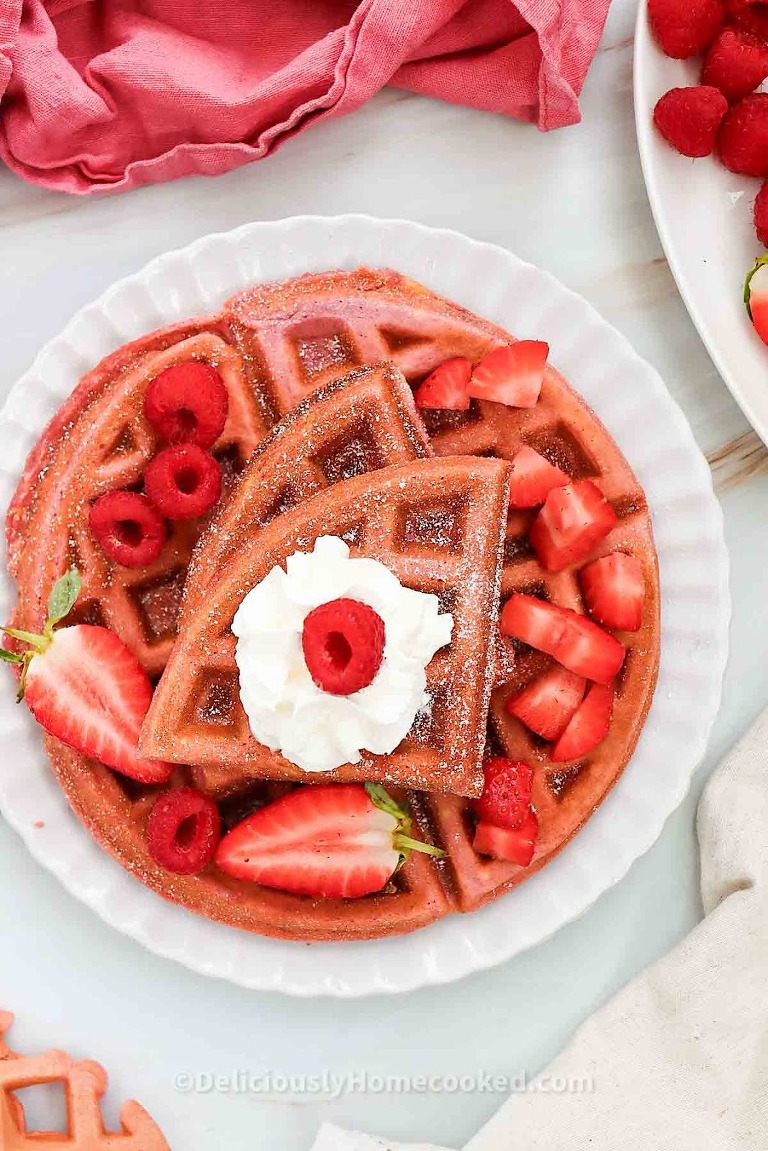 roundup image for Valentine breakfast ideas
